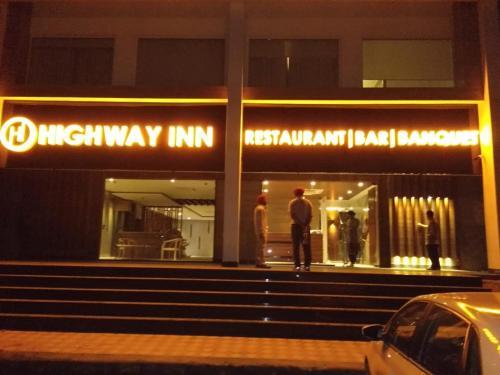 Hotel Highway Inn — фото 1