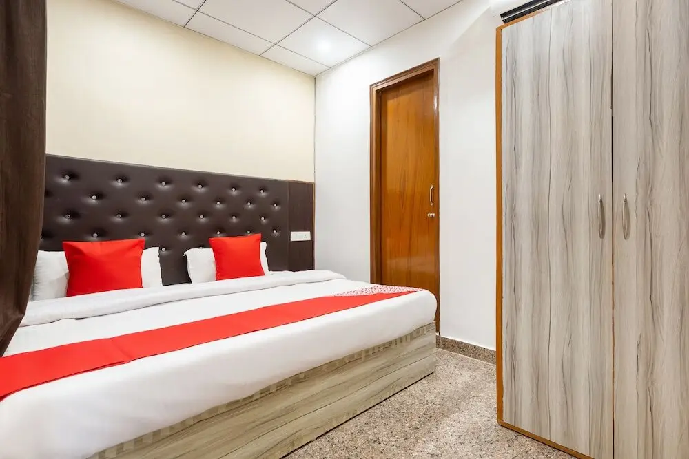 Мохали: Hotel Kapoor Residency by OYO Rooms