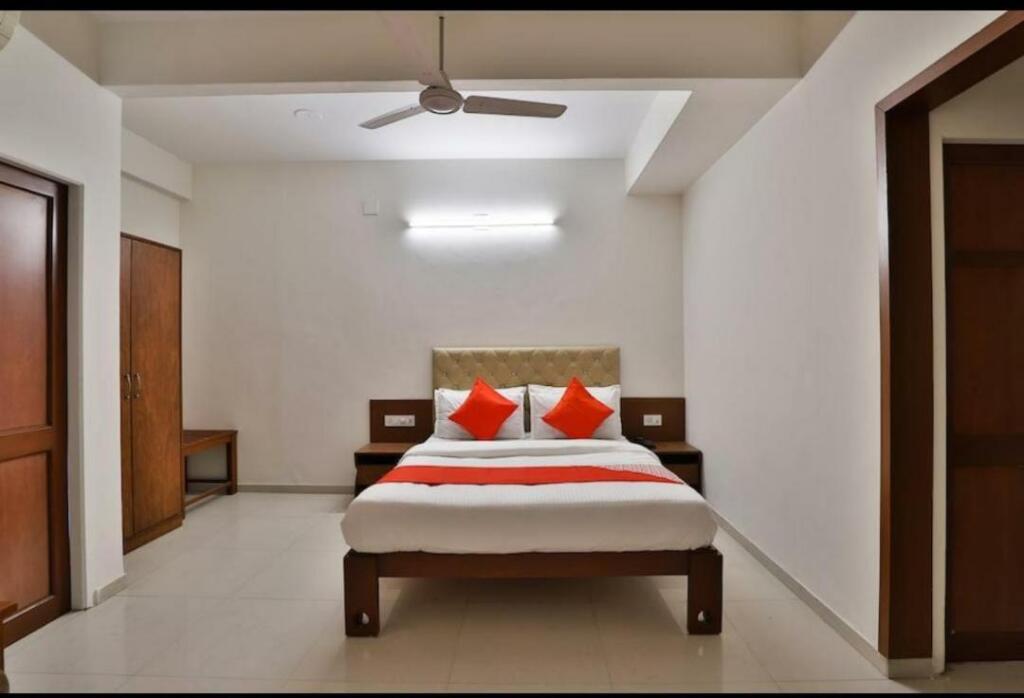 Ананд: Motel Sanvaria Regency