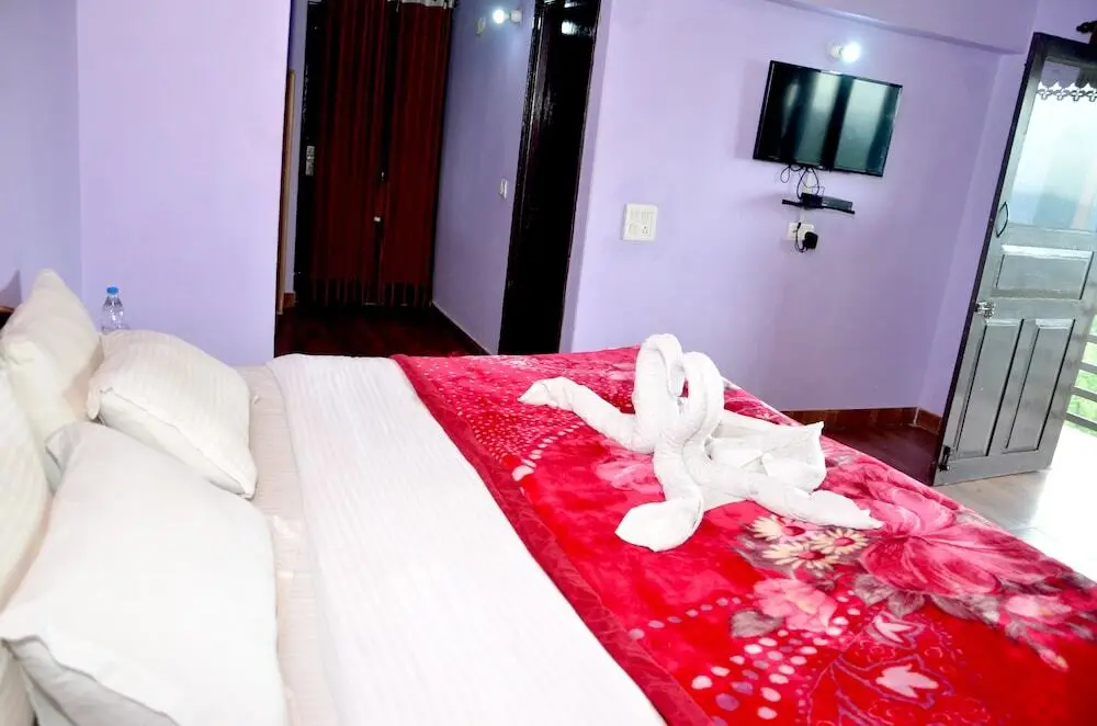 Наинитал: Lord Krishna Himalayan Hotel