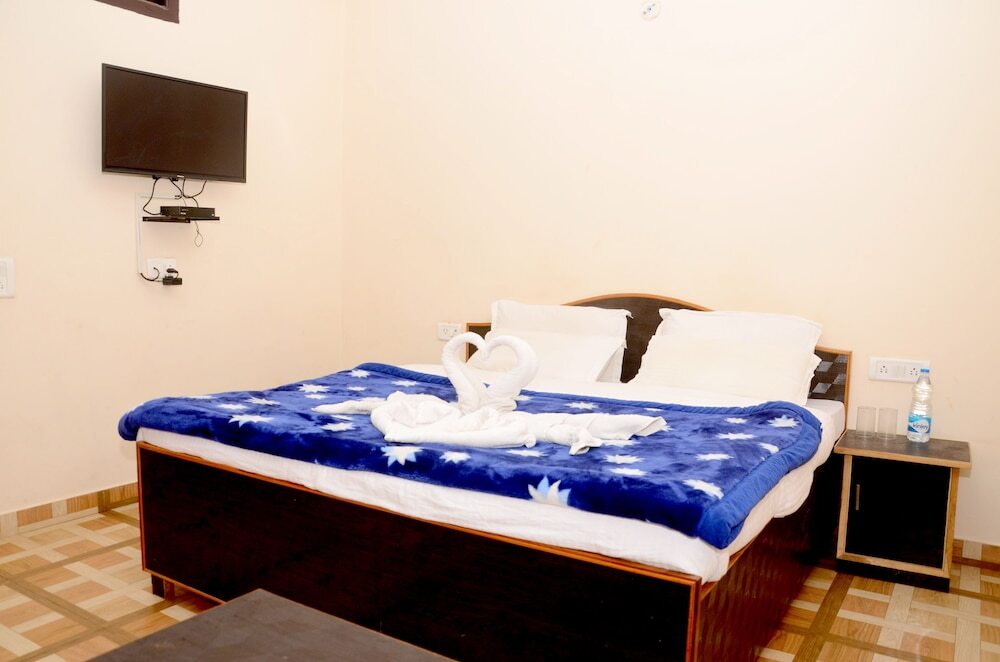 Наинитал: Lord Krishna Himalayan Hotel