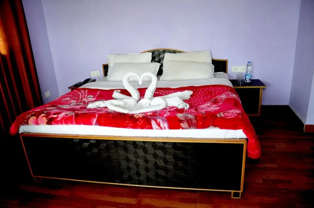 Наинитал: Lord Krishna Himalayan Hotel