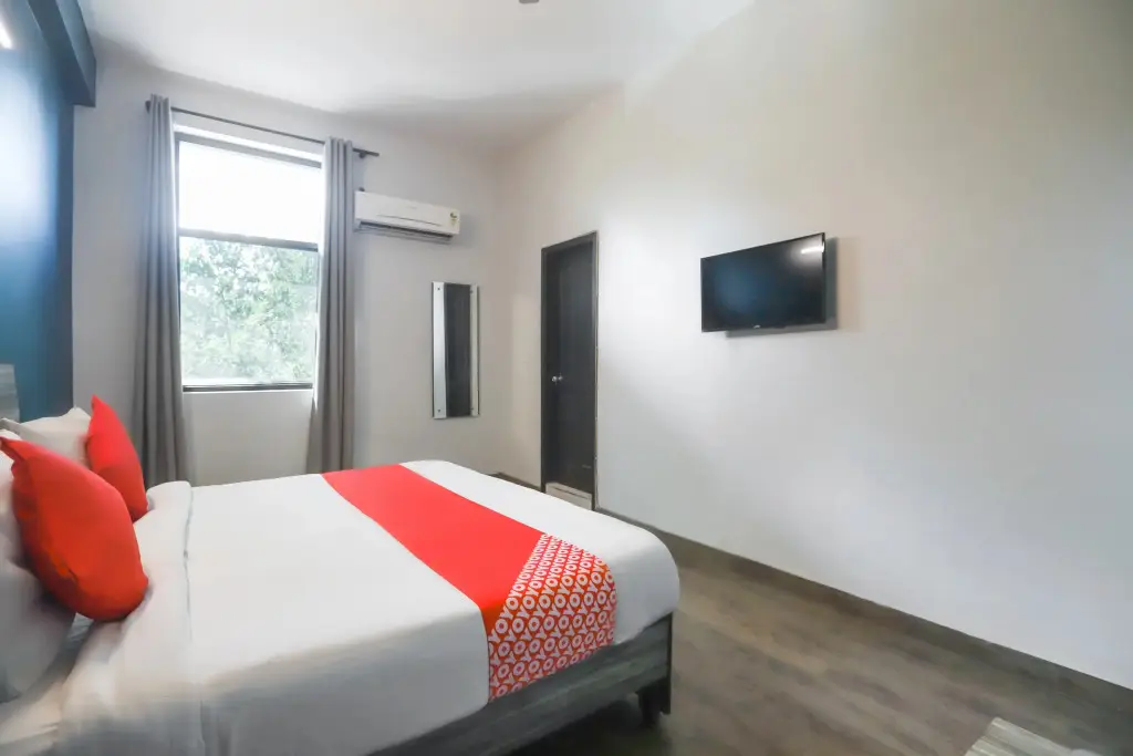 Нойда: Golden Villa by OYO Rooms