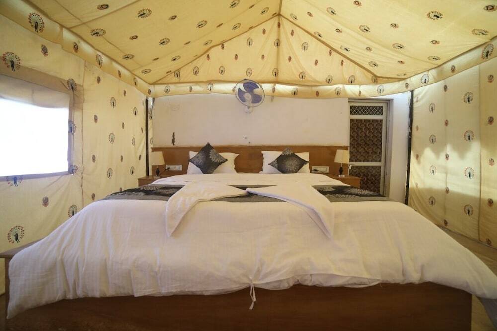 Джайсалмер: Sky Blue Desert Camp Jaisalmer