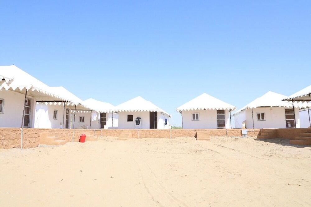 Джайсалмер: Sky Blue Desert Camp Jaisalmer