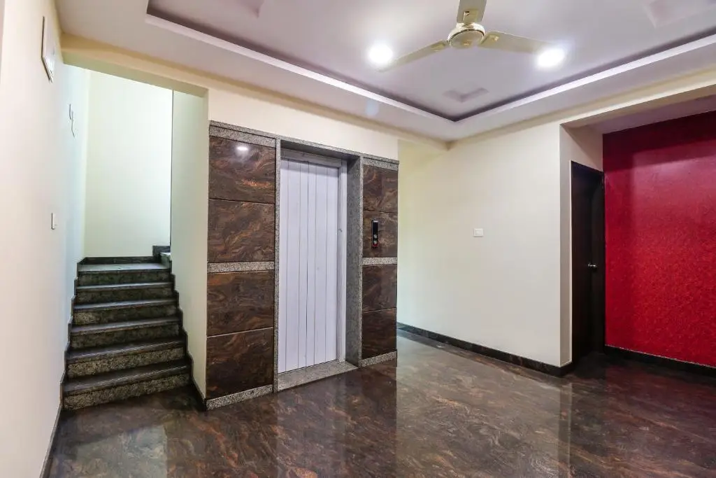 Бангалор: Capital O 62363 N R Residency