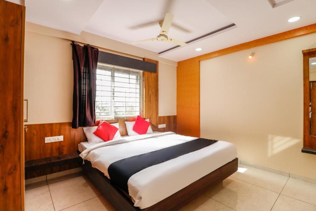 Бангалор: Capital O 62363 N R Residency
