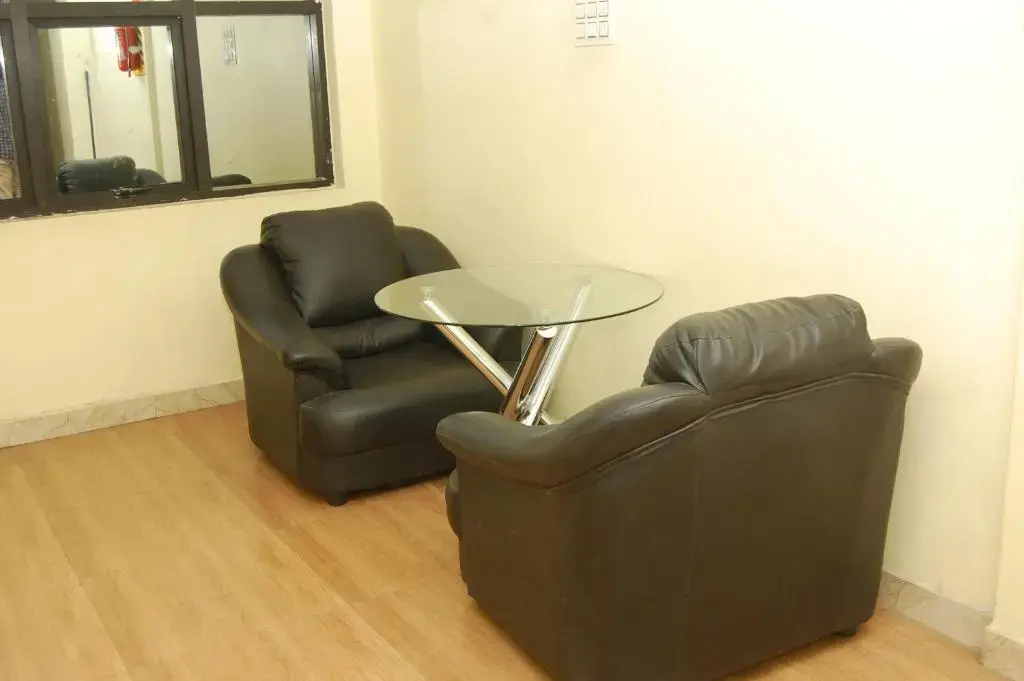 Палаясиварам: Hotel Adhi Residency - Cleanliness & Friendliness Room VL Vardharaja Temple