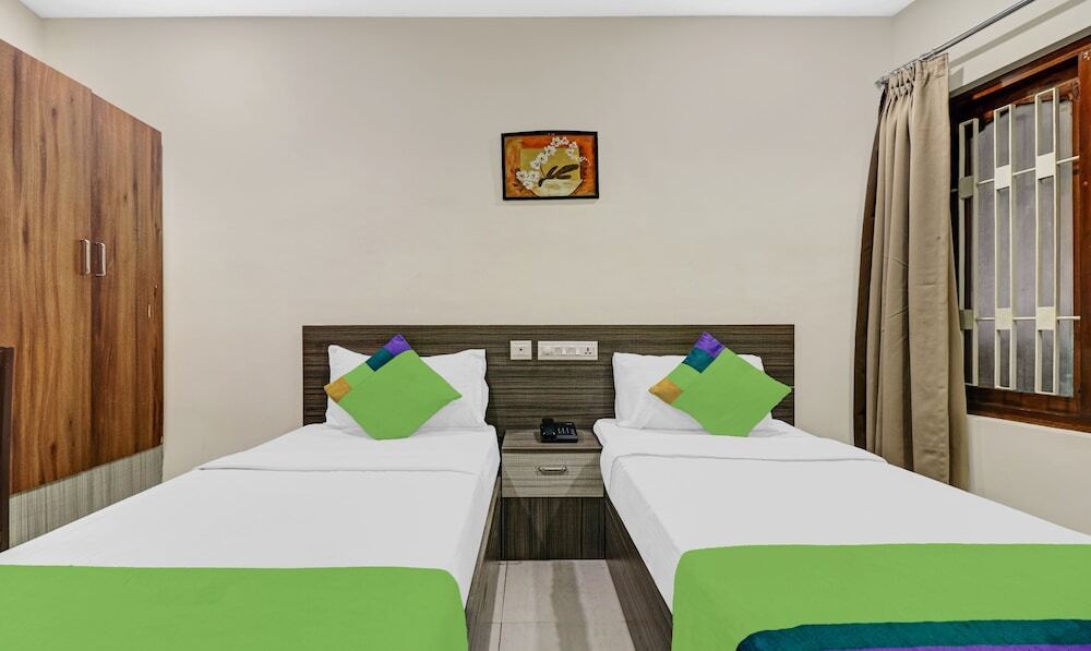Кондотти: Capital O 48338 Darwesh Residency