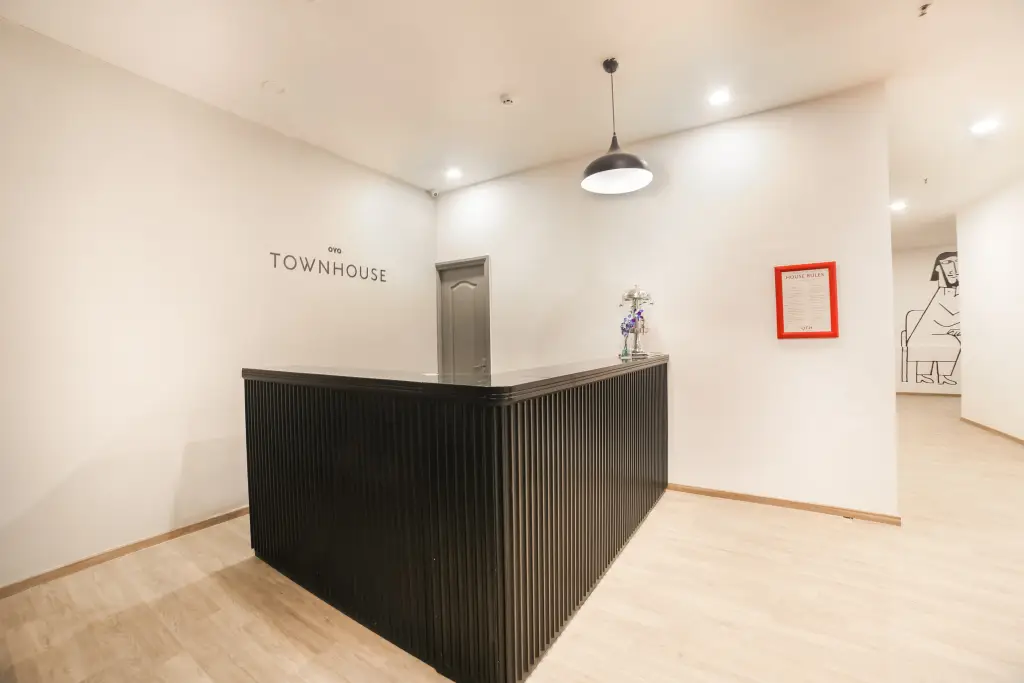 Газиабад: Oyo Townhouse 160 Sector 1 Vaishali
