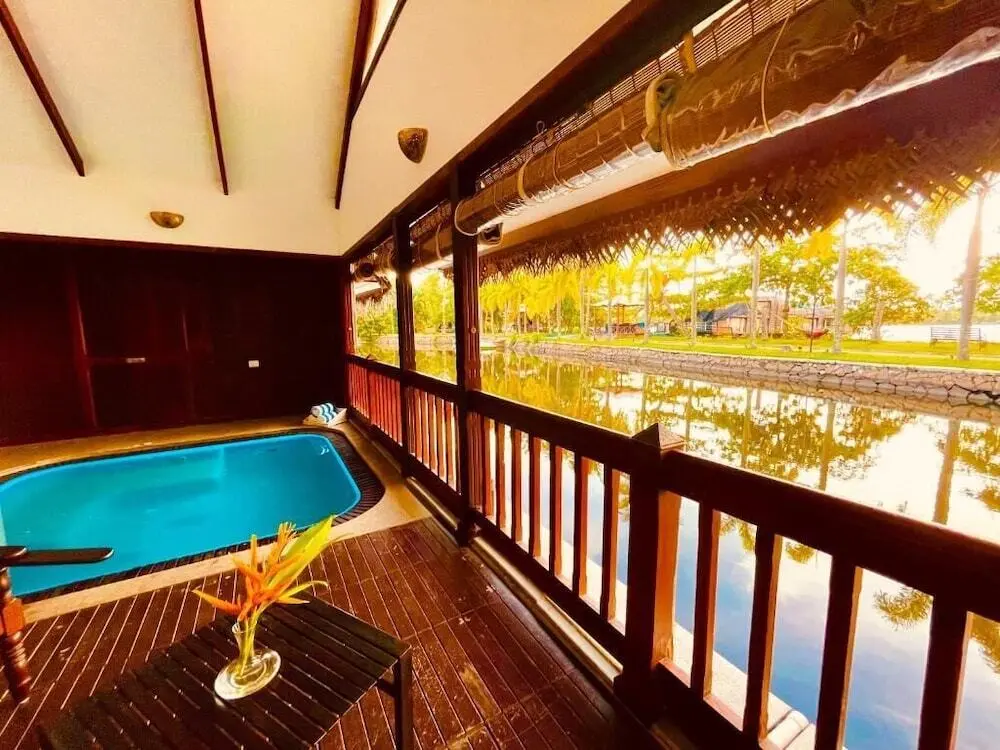 Cherthala: Plumeria Lake Resort & Spa