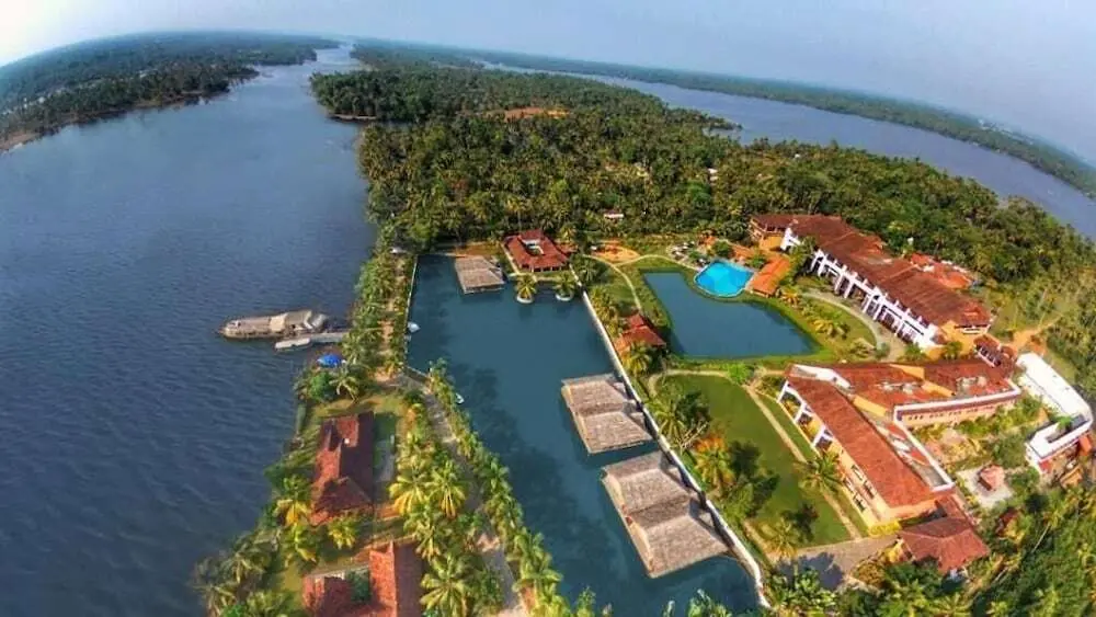 Cherthala: Plumeria Lake Resort & Spa
