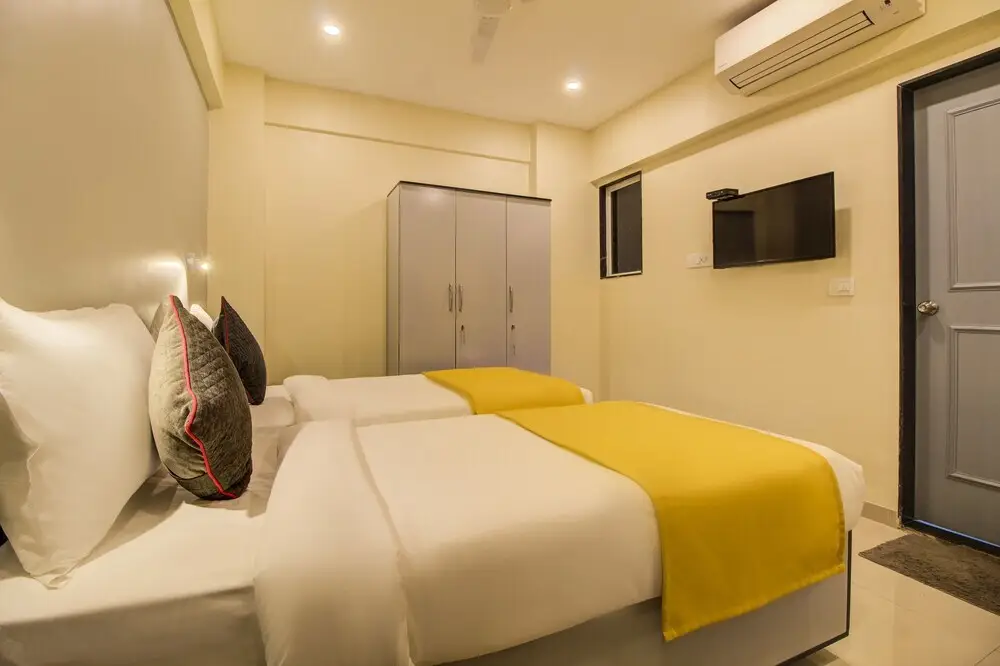 Пуна: Housemate Hotels