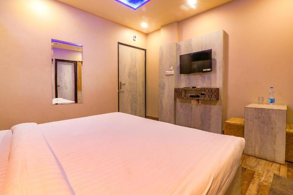 Горакхпур: FabHotel Rudra Inn & Cafe I