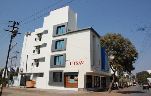 Варда: Hotel Utsav Wardha