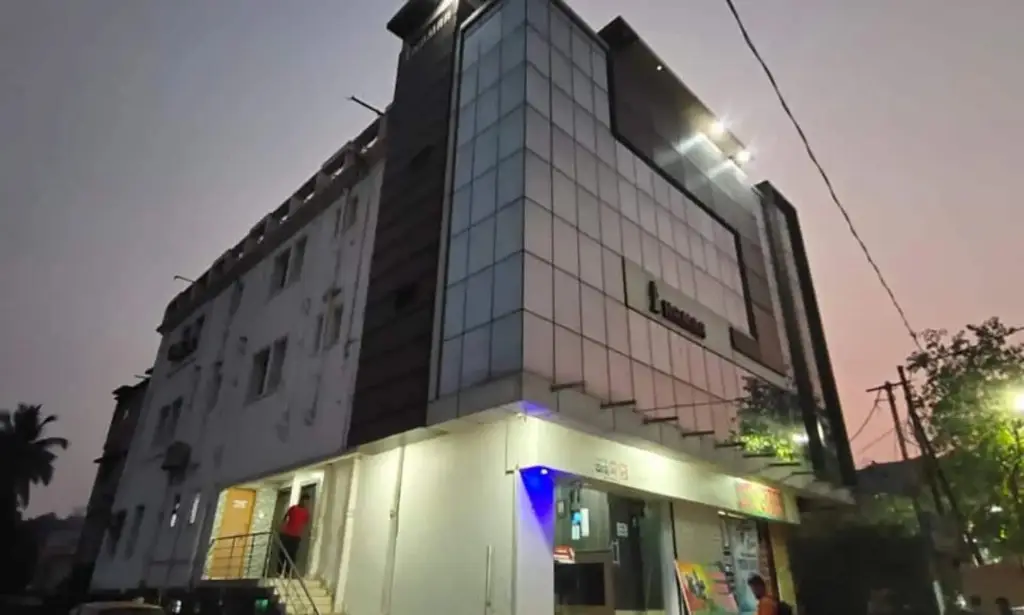 Ангул: Hotel Namra Palace