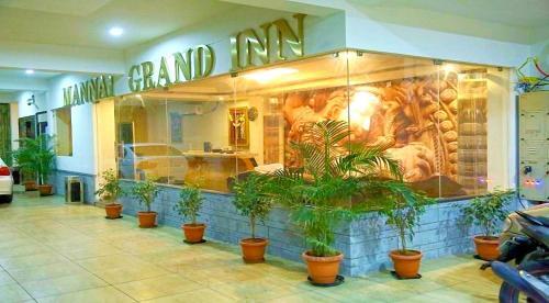 Пунди: Mannai Grand Inn