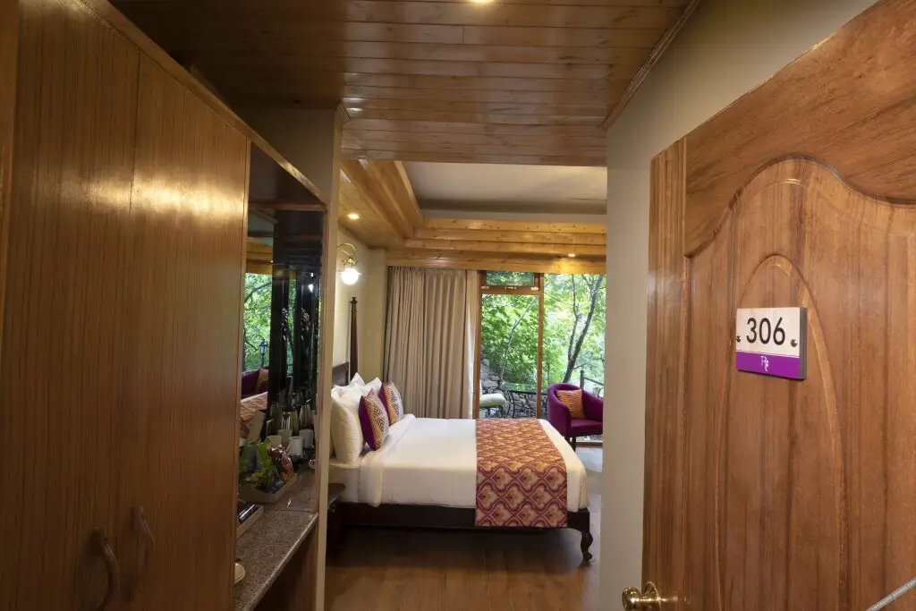 Касоль: Regenta Inn By Riverside Manali