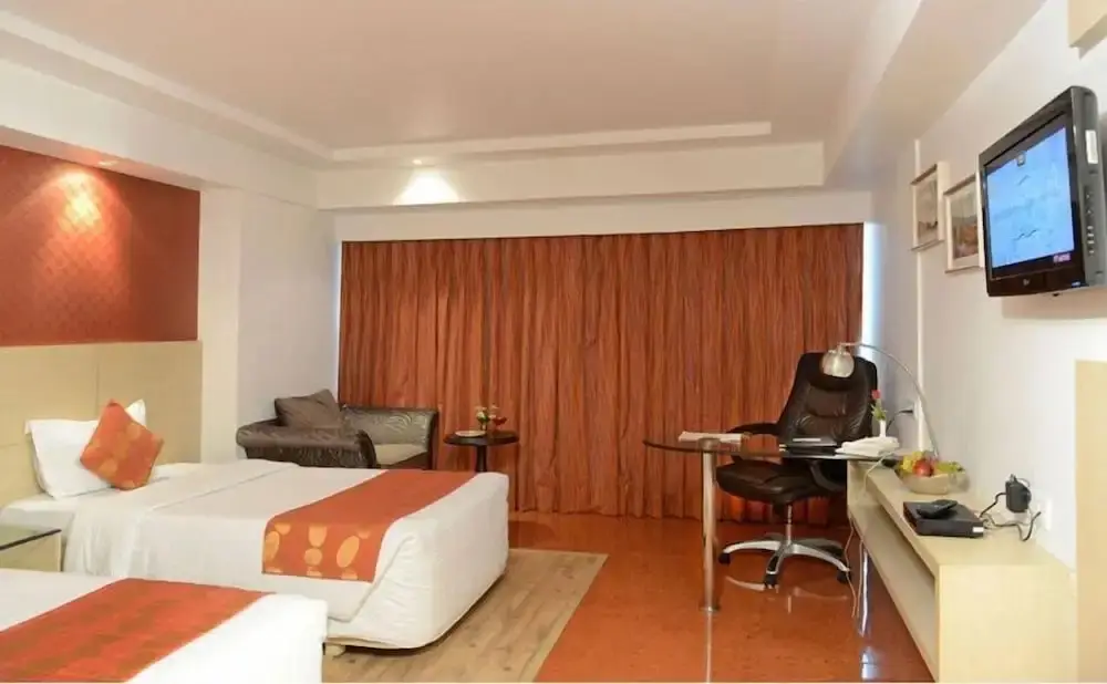 Бхопал: Hotel Amer Greens