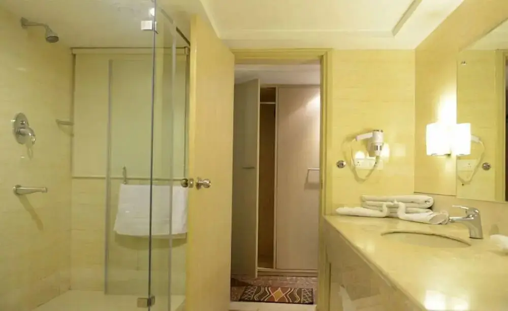 Бхопал: Hotel Amer Greens