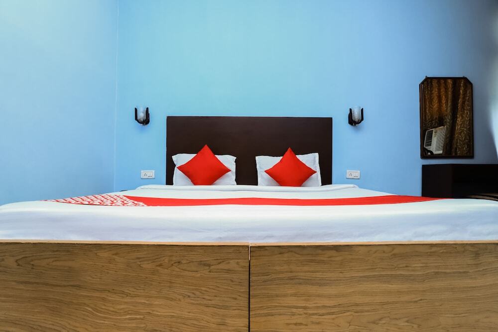 Нью-Дели: OYO 22135 Hotel Kanishka Palace
