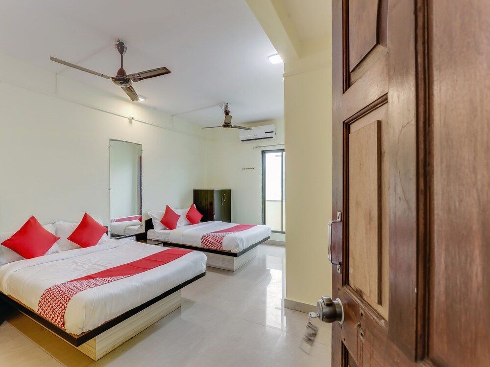 Нью-Дели: Collection O 30095 Nauroji Nagar Marg