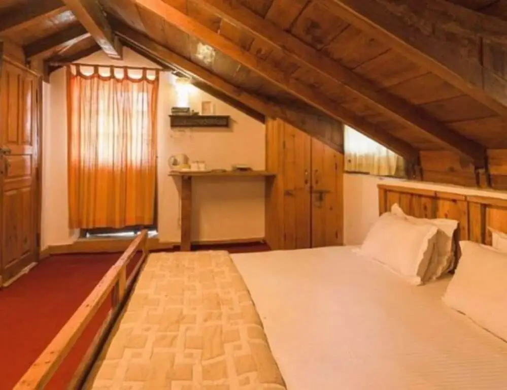 Наинитал: Frozen Woods Resorts Bungalow