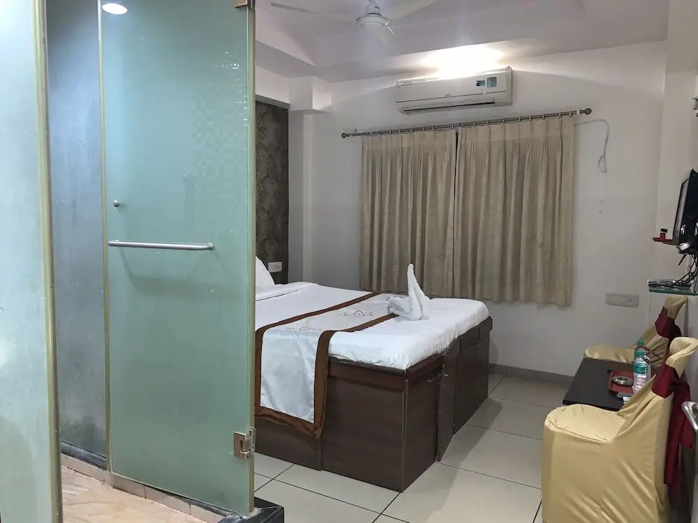 Нагпур: Hotel JK Lions - Koradi, Nagpur