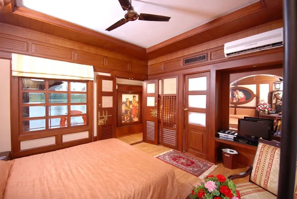 Аллеппи: Sterling House boat Lake Palace Alleppey