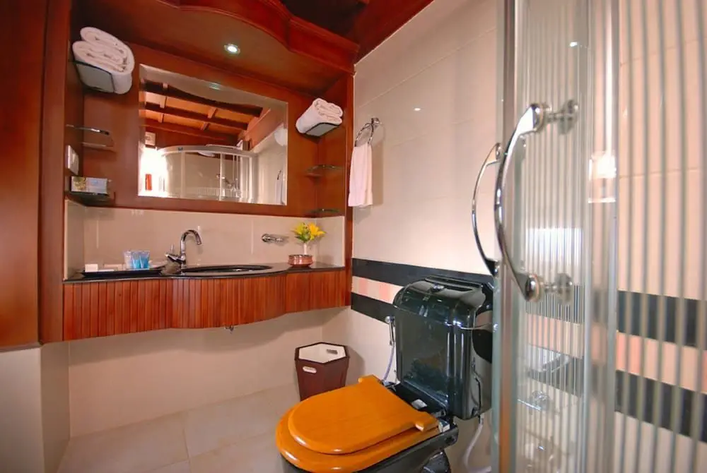 Аллеппи: Sterling House boat Lake Palace Alleppey