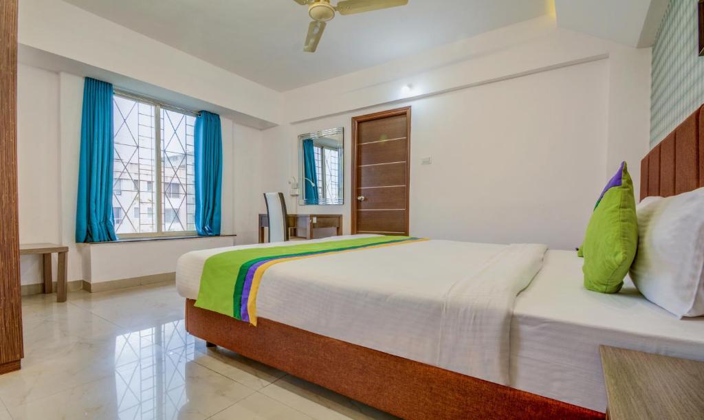 Пуна: Treebo Iris Suites