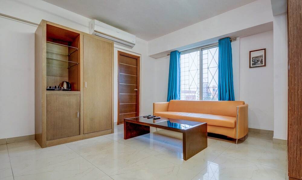 Пуна: Treebo Iris Suites