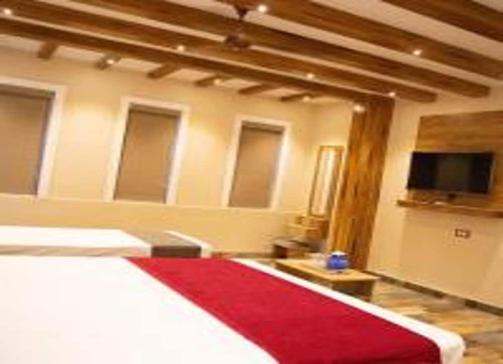 Hotel Ganesh Palace — фото 1