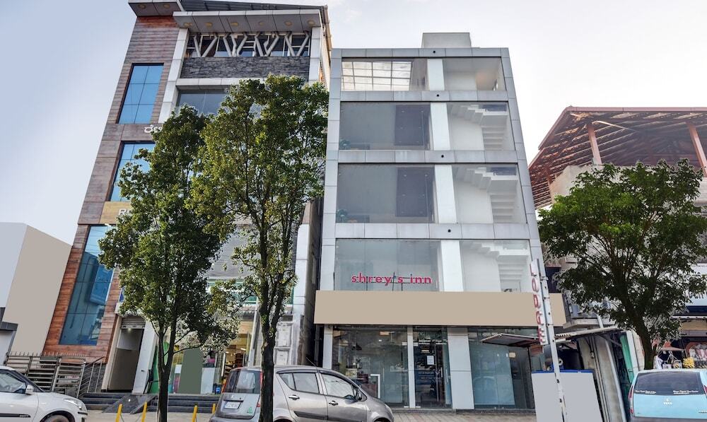 Itsy Hotels Shrey'S Inn Mallandur Road — фото 1