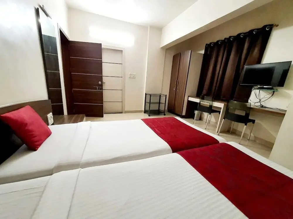 Пуна: Hotel Bhooshan Airport road