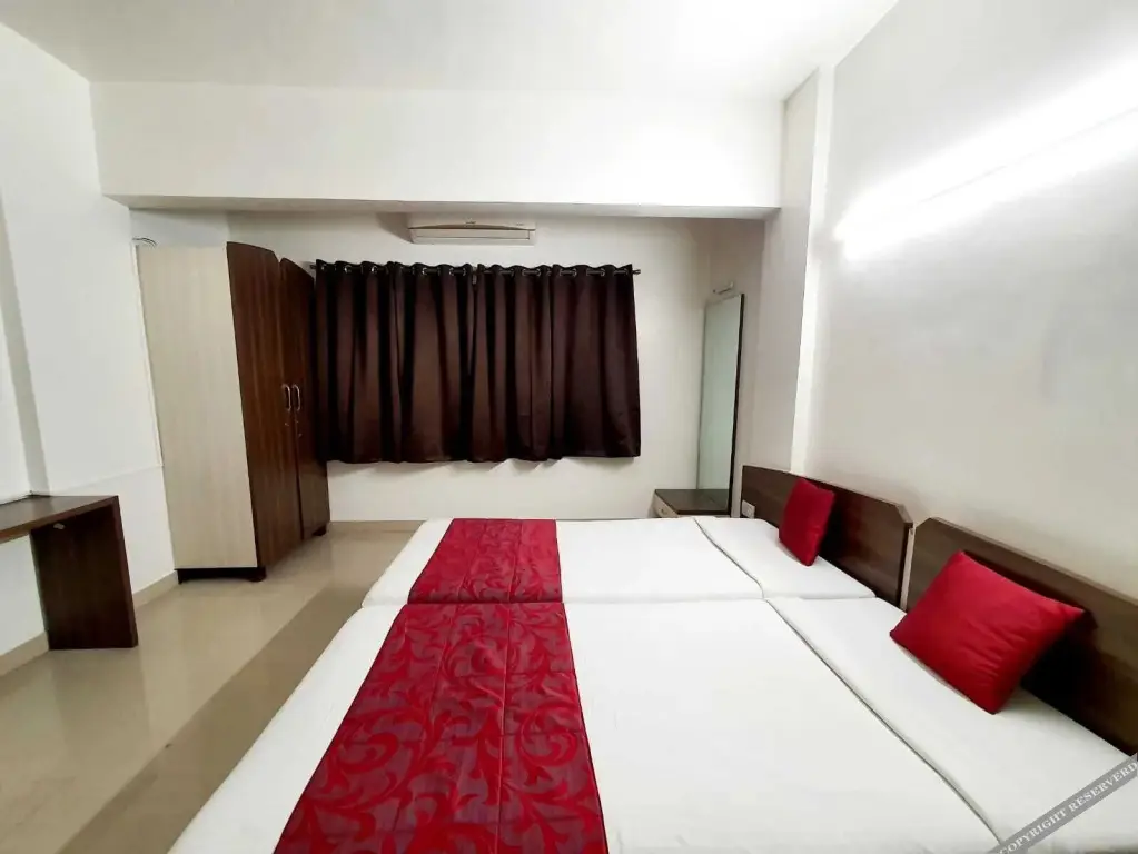 Пуна: Hotel Bhooshan Airport road