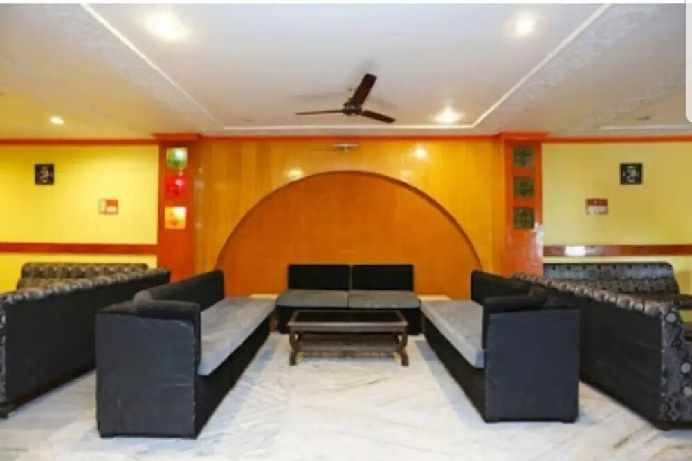 Райпур: Goroomgo Sharda Regency Raipur
