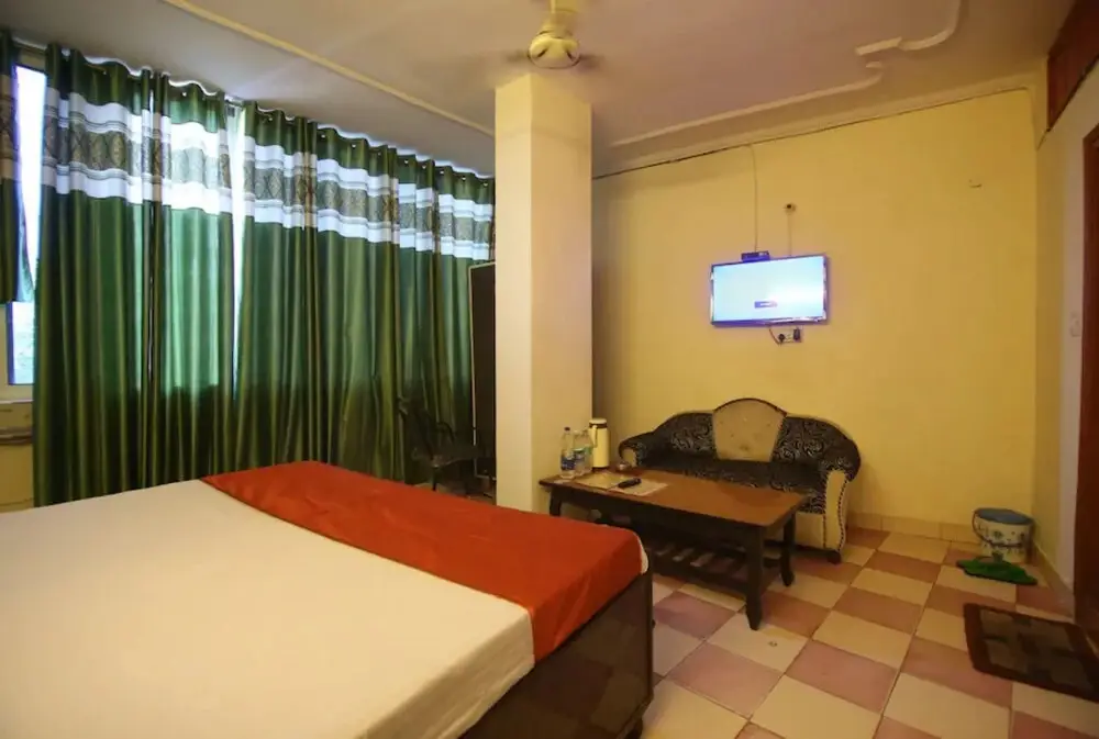 Чандигарх: Goroomgo City Palace Chandigarh