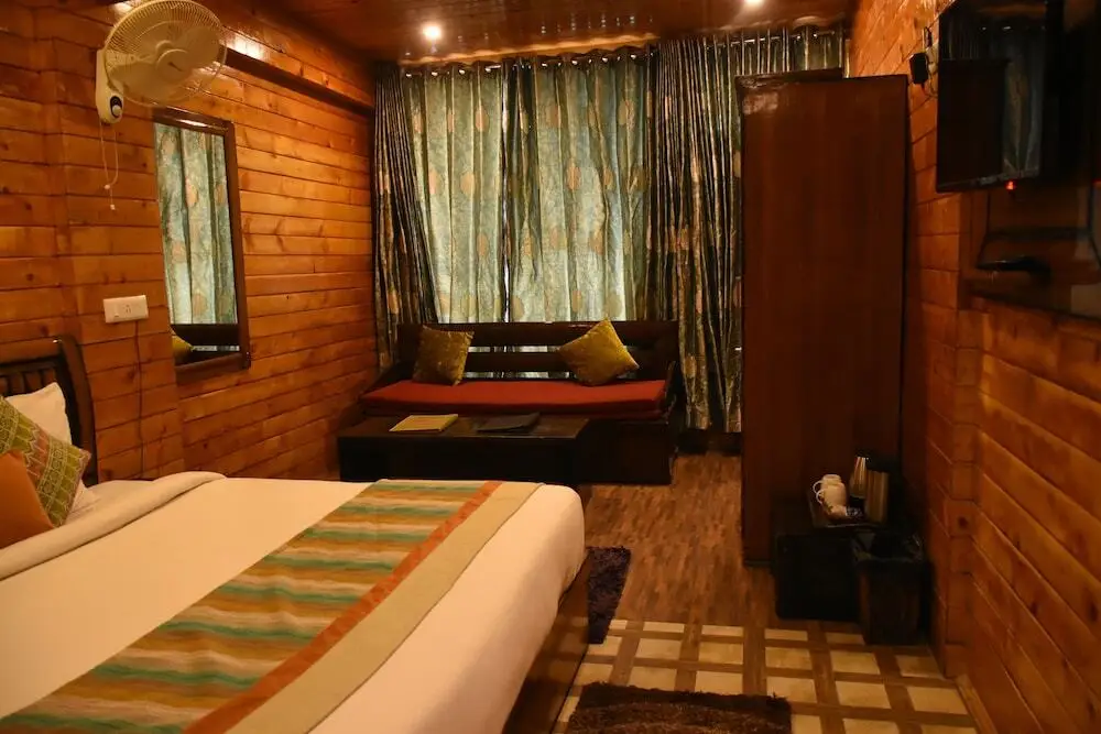 Чамба: Aanantham Country Resort