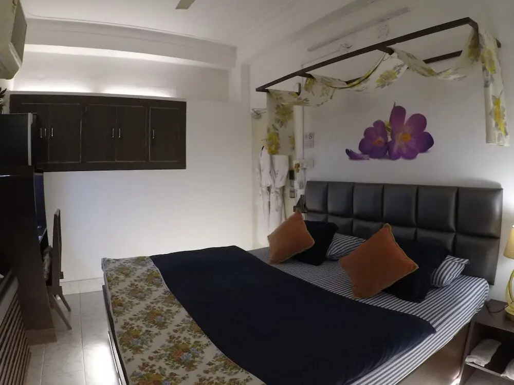 Адилабад: Kakaku The Guest House