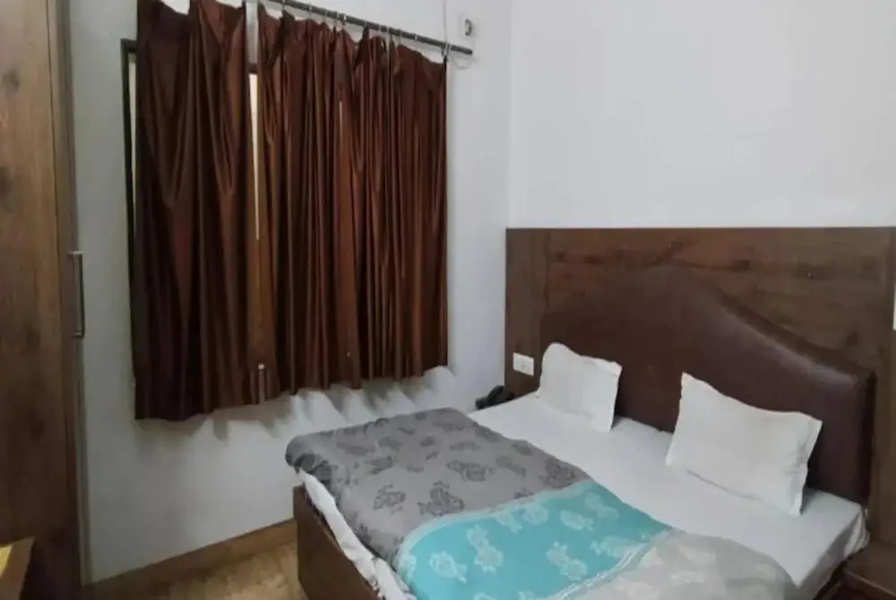 Дехрадун: Goroomgo Supreme Guest House Dehradun