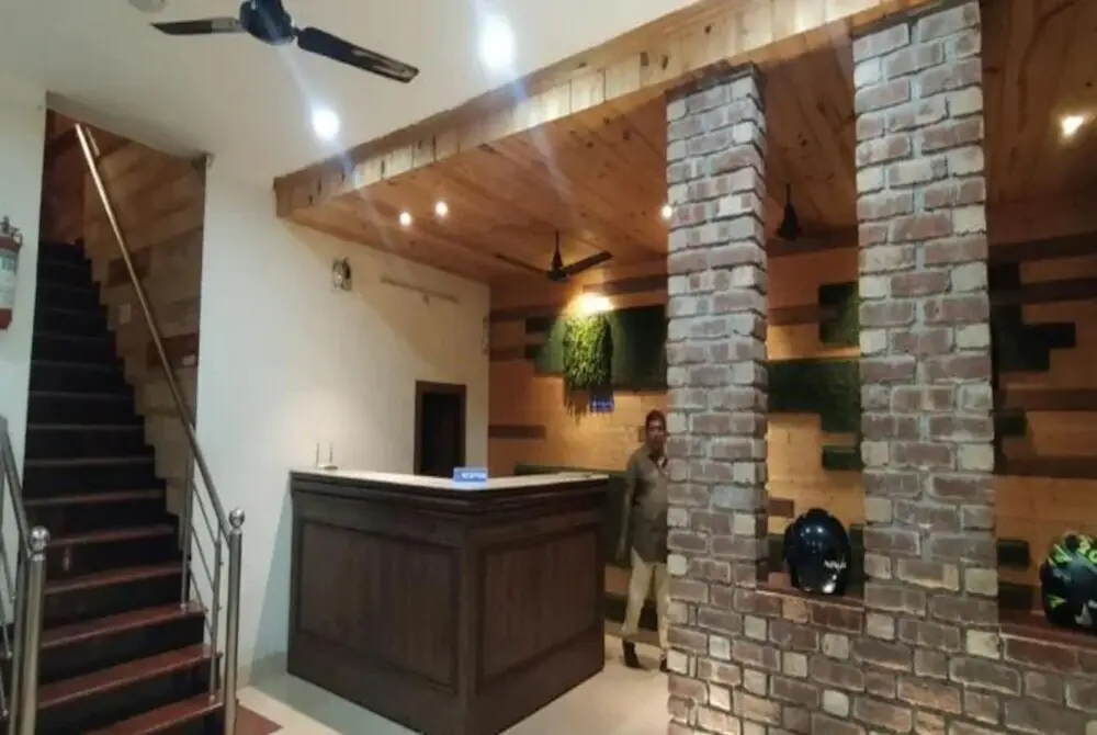 Дехрадун: Goroomgo Supreme Guest House Dehradun