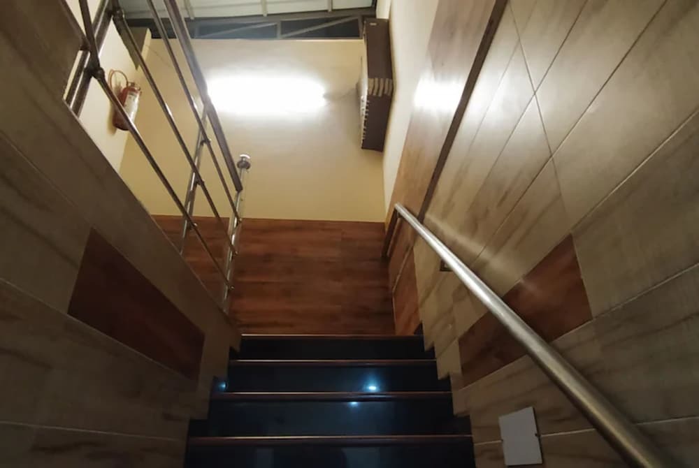 Дехрадун: Goroomgo Supreme Guest House Dehradun