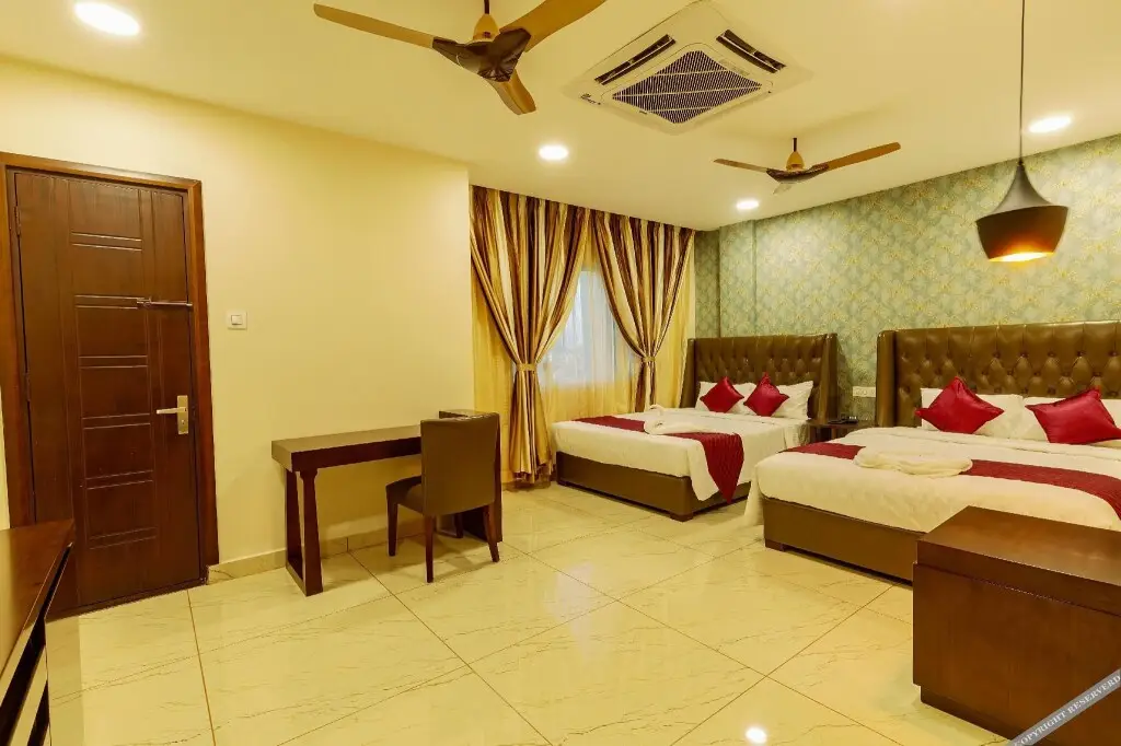 Особая экономическая зона Mahindra World City: Hotel Akshay Grand