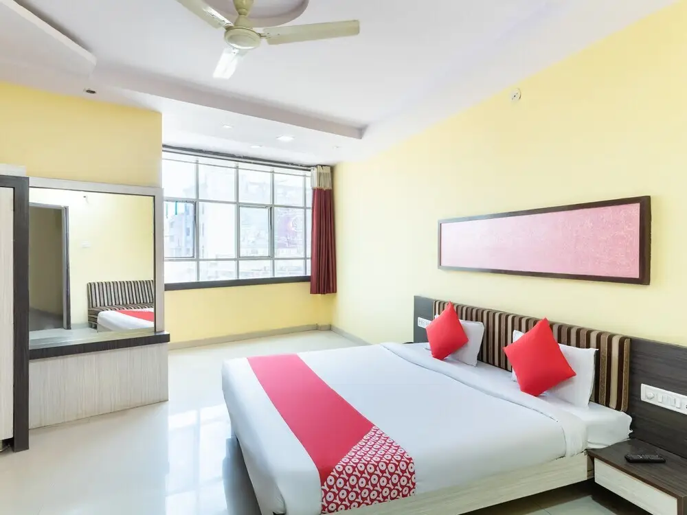 Ратлам: OYO 40153 Hotel Rajendra Palace