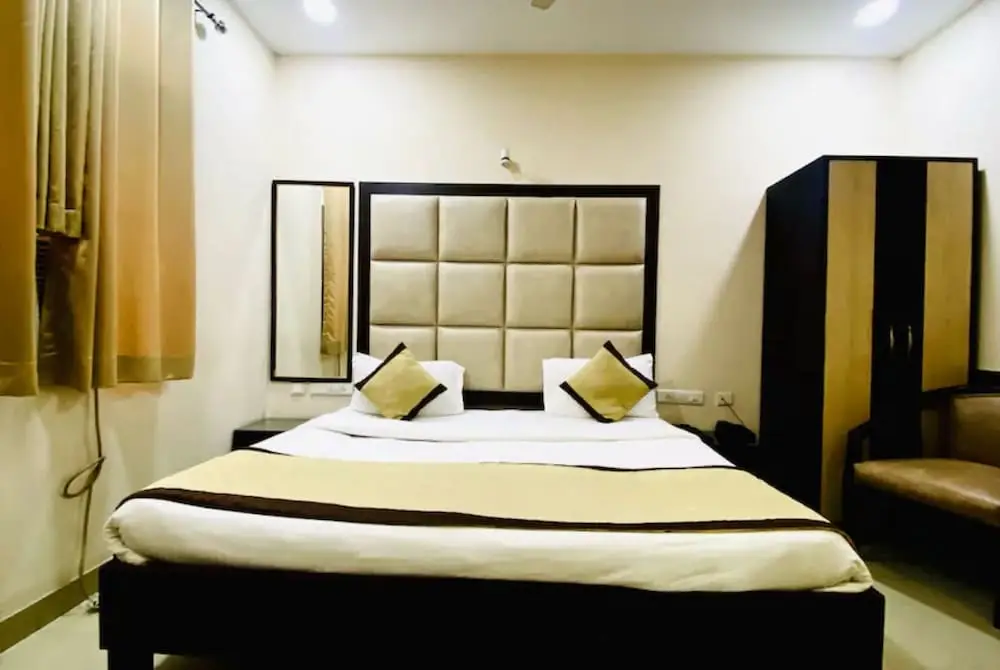 Горакхпур: Goroomgo Pradeep Palace Gorakhpur