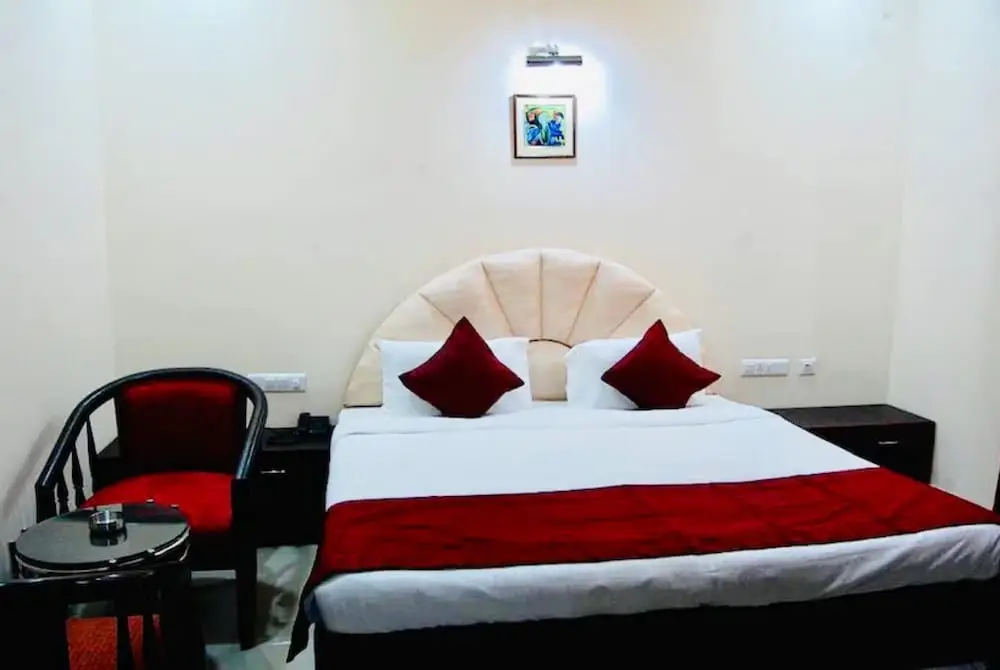 Горакхпур: Goroomgo Pradeep Palace Gorakhpur