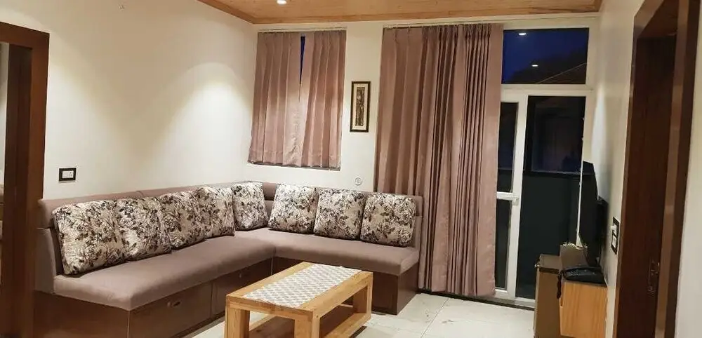 Техри: Countryside Villa