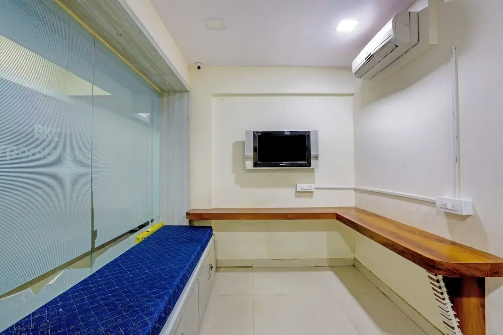 Мумбаи: Hotel BKC Corporate Inn