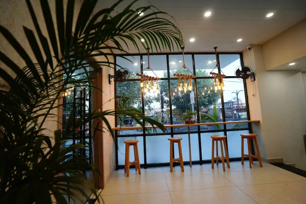 Алвар: Hotel Natraj